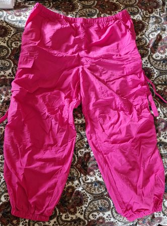 Pinke Ballon-Sommerhose von Divided, Grösse XL, neu!
