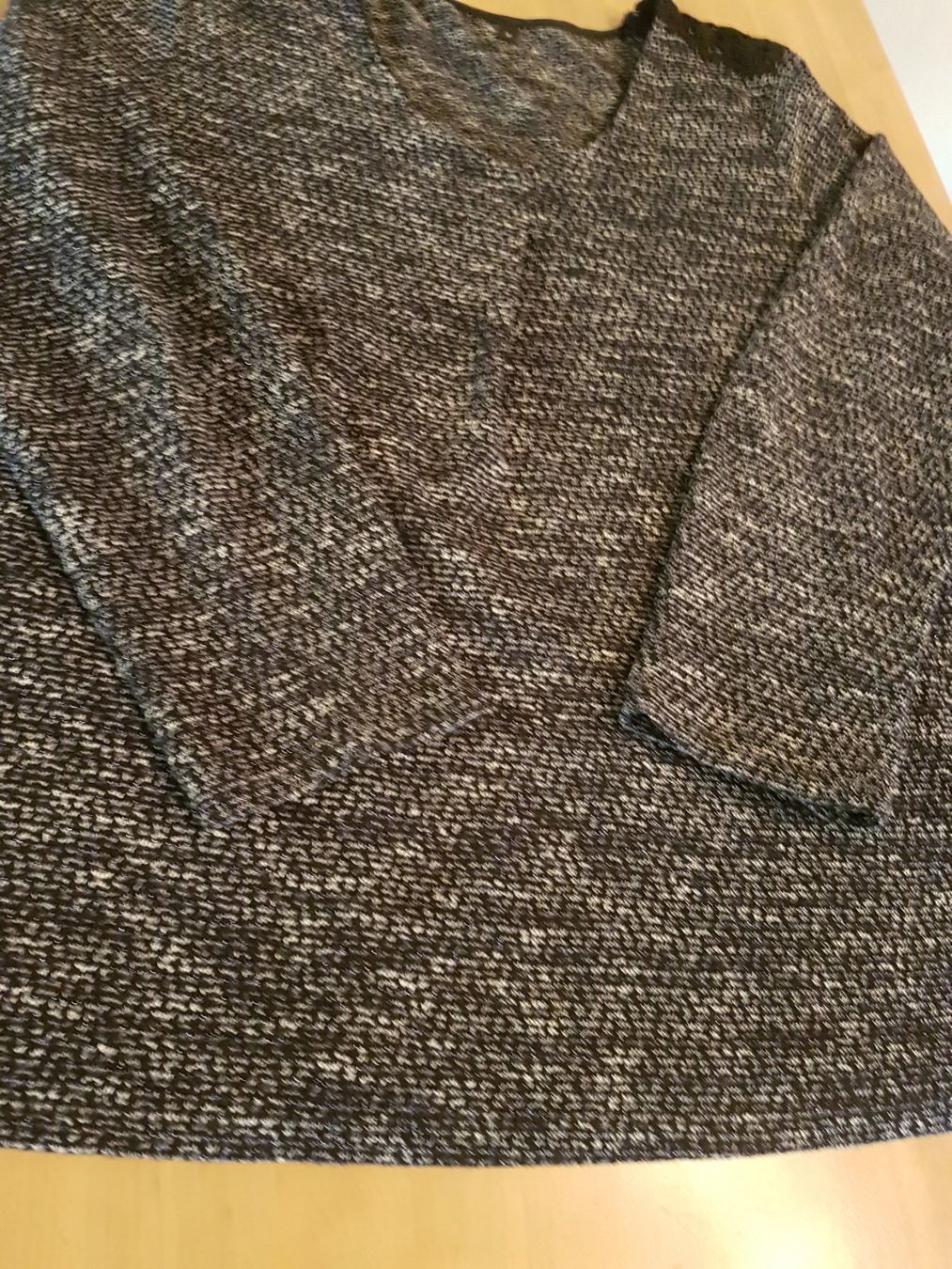Pullover & Sweatshirts: Pull col en V taille 3 - L – Gebraucht aus Villiers von san_jn5w 2