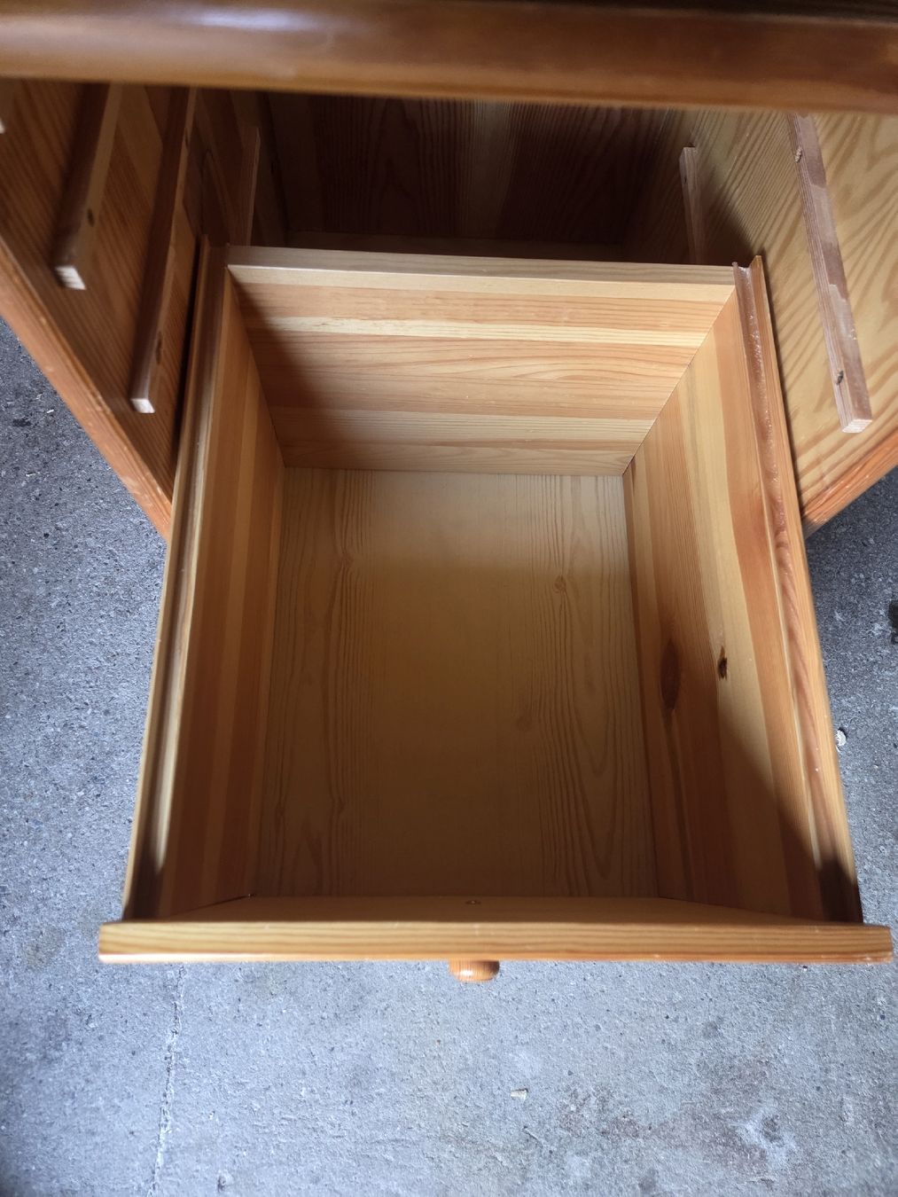 Scrivanie: Kinderpult massiv Holz, 4 Schubladen – Usato da Winterthur venduto da cherzli02 6