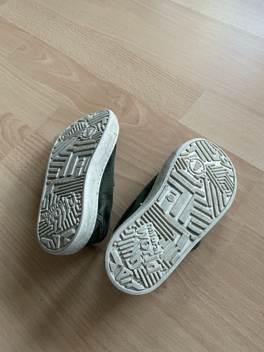 Scarpe per ragazzi: Turnschuhe mit Klettverschluss gr. 29 – Usato da zürich venduto da deebjk 2