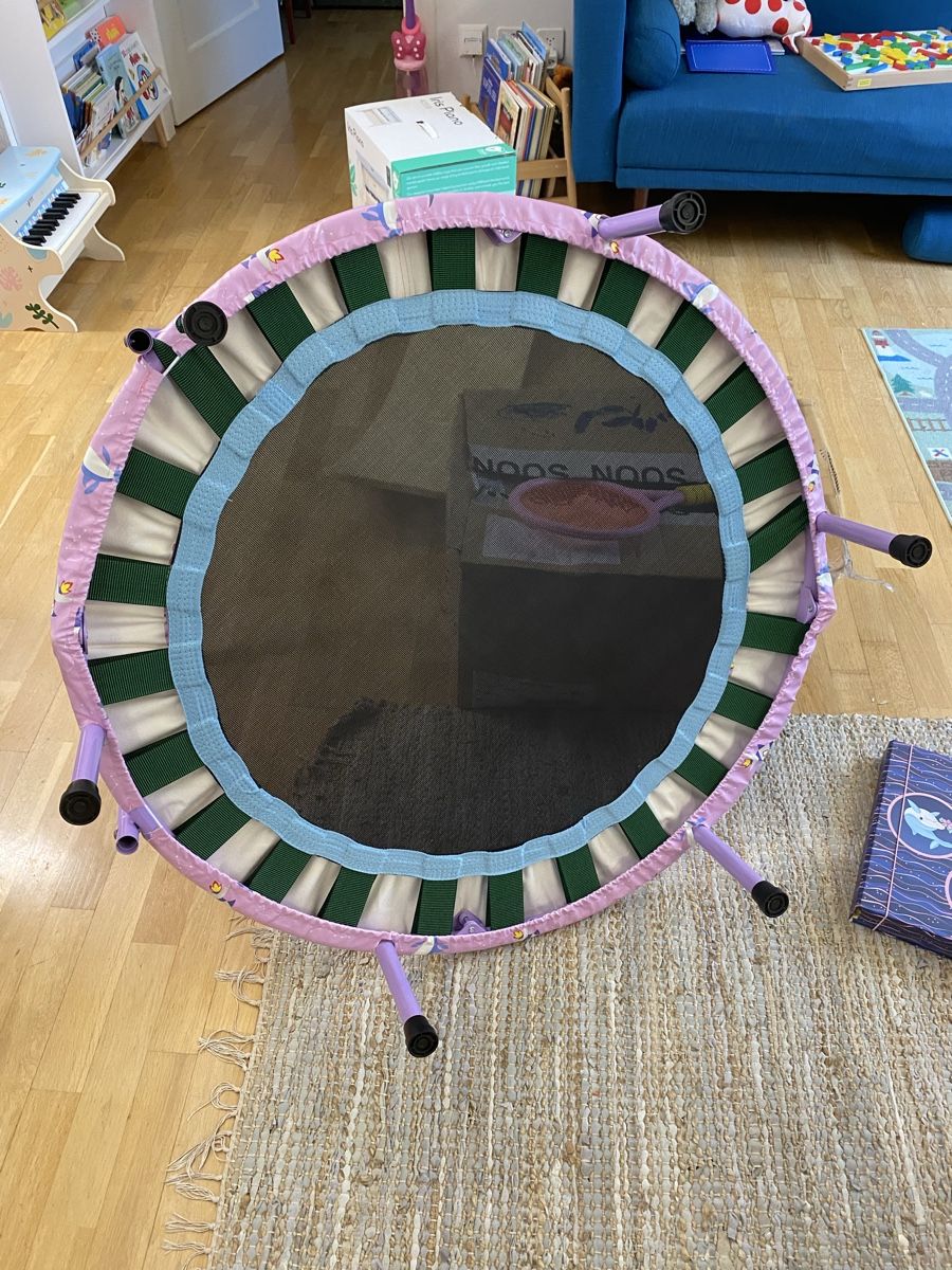 Trampolini: Kinder Indoor Trampolin – Usato da Zürich venduto da Mariaov 2