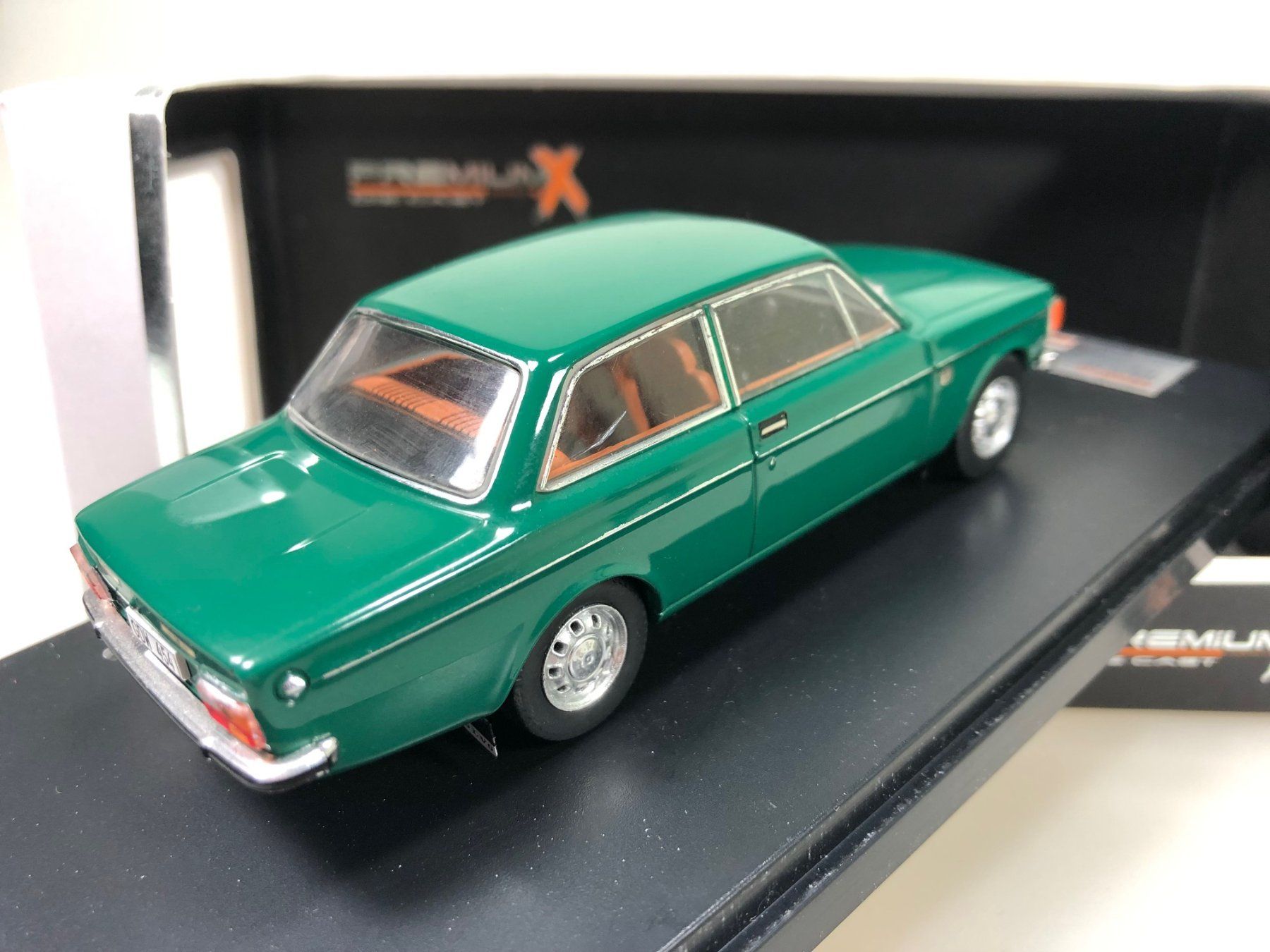 Volvo Modellini d'auto: Volvo 142 - PremiumX - 1:43 – Usato da Widen venduto da Himan 1