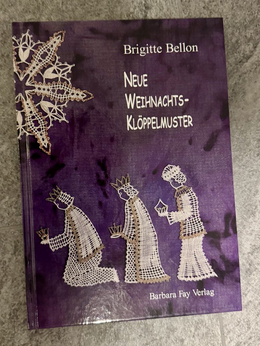 Libri: Klöppelbuch mit weihnachtsmuster – Nuovo (secondo la descrizione) da Hallau venduto da Stalumex