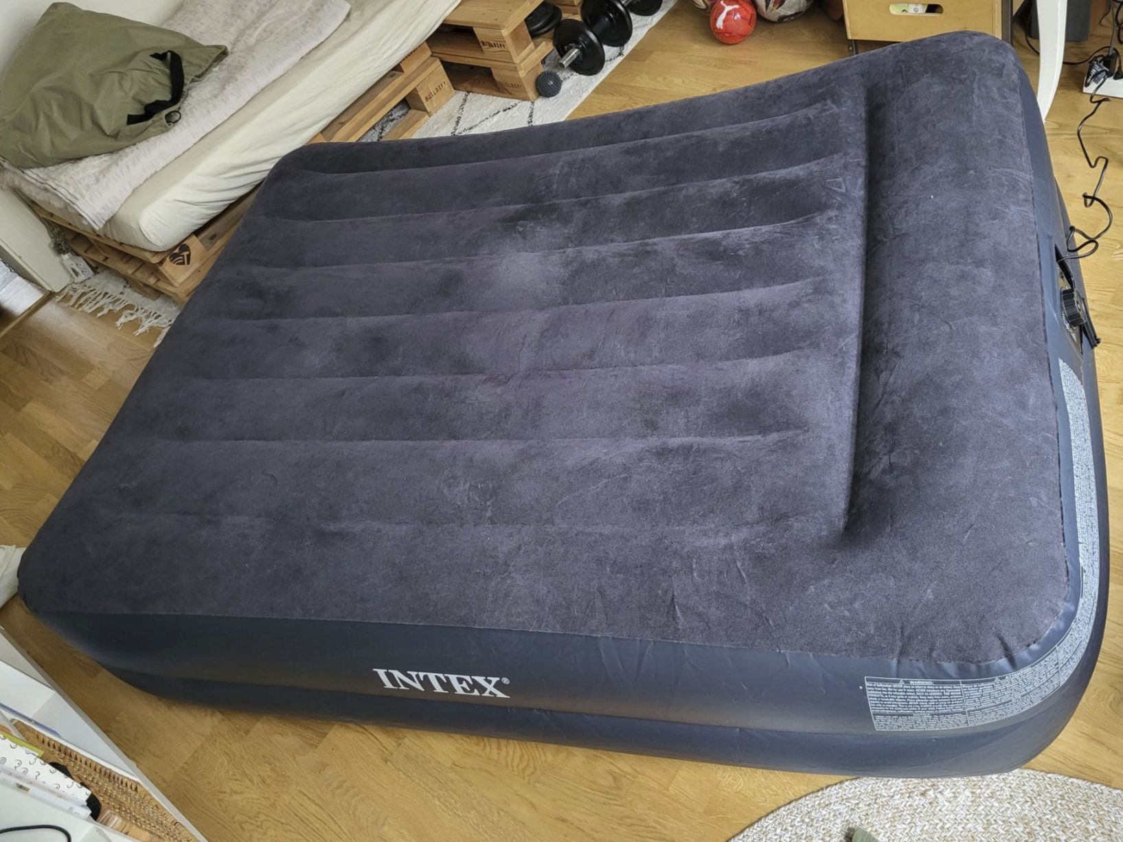 Letti: Intex Luftbett 180x135cm – Usato da Zürich venduto da Lu_9jfv_Ja