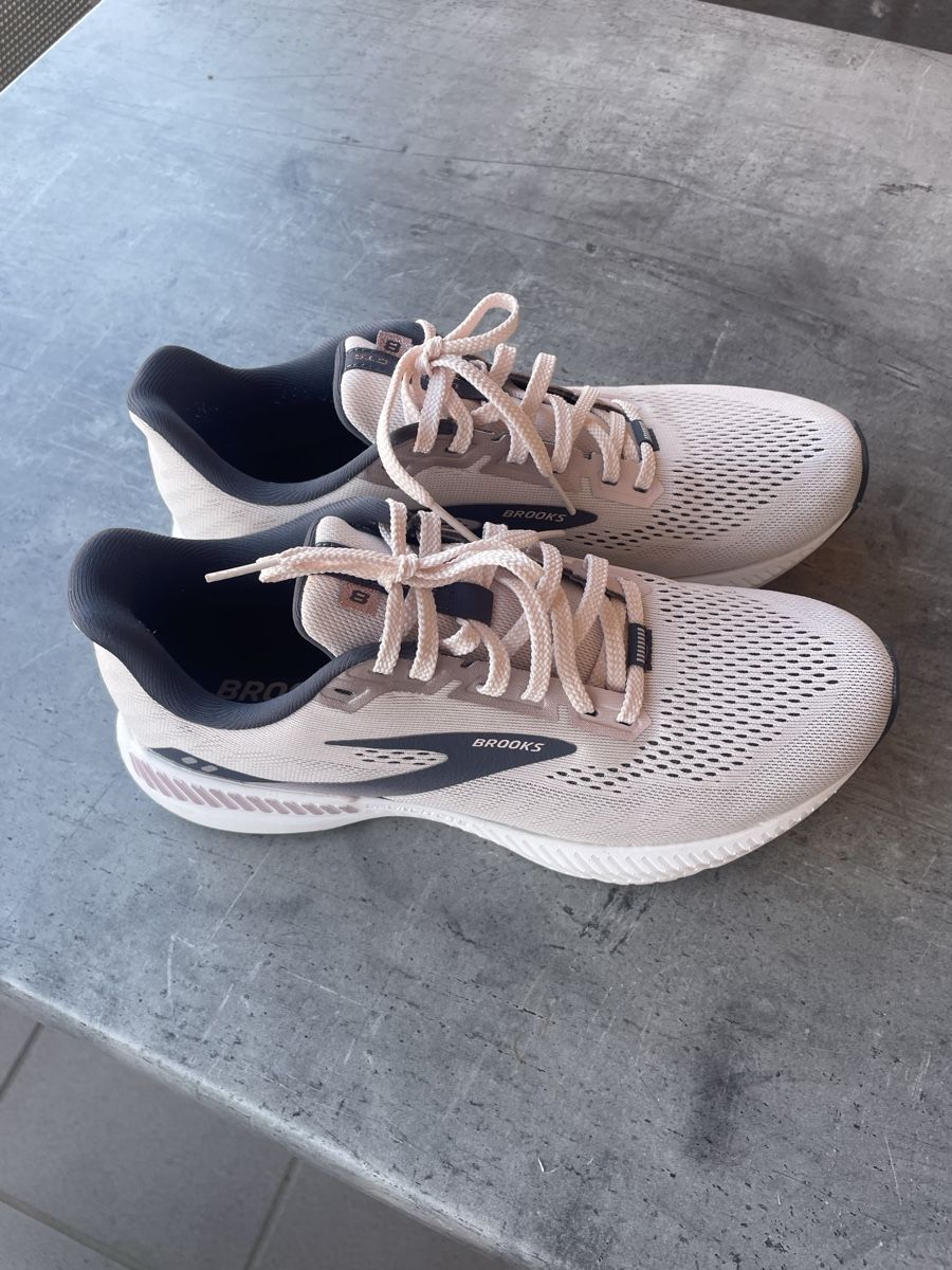 Brooks Scarpe da donna: Brooks Turnschuhe/Laufschuhe 41 – Usato da Steffisburg venduto da nadine1211971 2