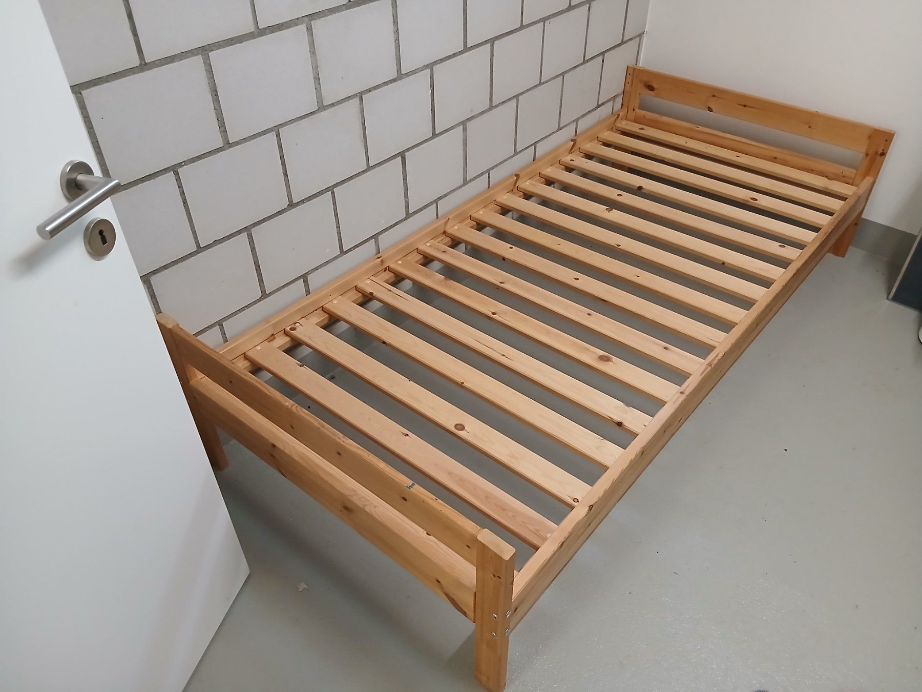 Letti: Ikea Bettgestell 90x200cm – Usato da Zuzgen venduto da Accelerando