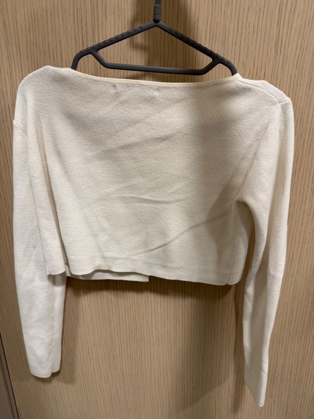 Top: Brandy cream Cropped Cardigan – Nuovo (secondo la descrizione) da Zürich venduto da dam_t7hk 7