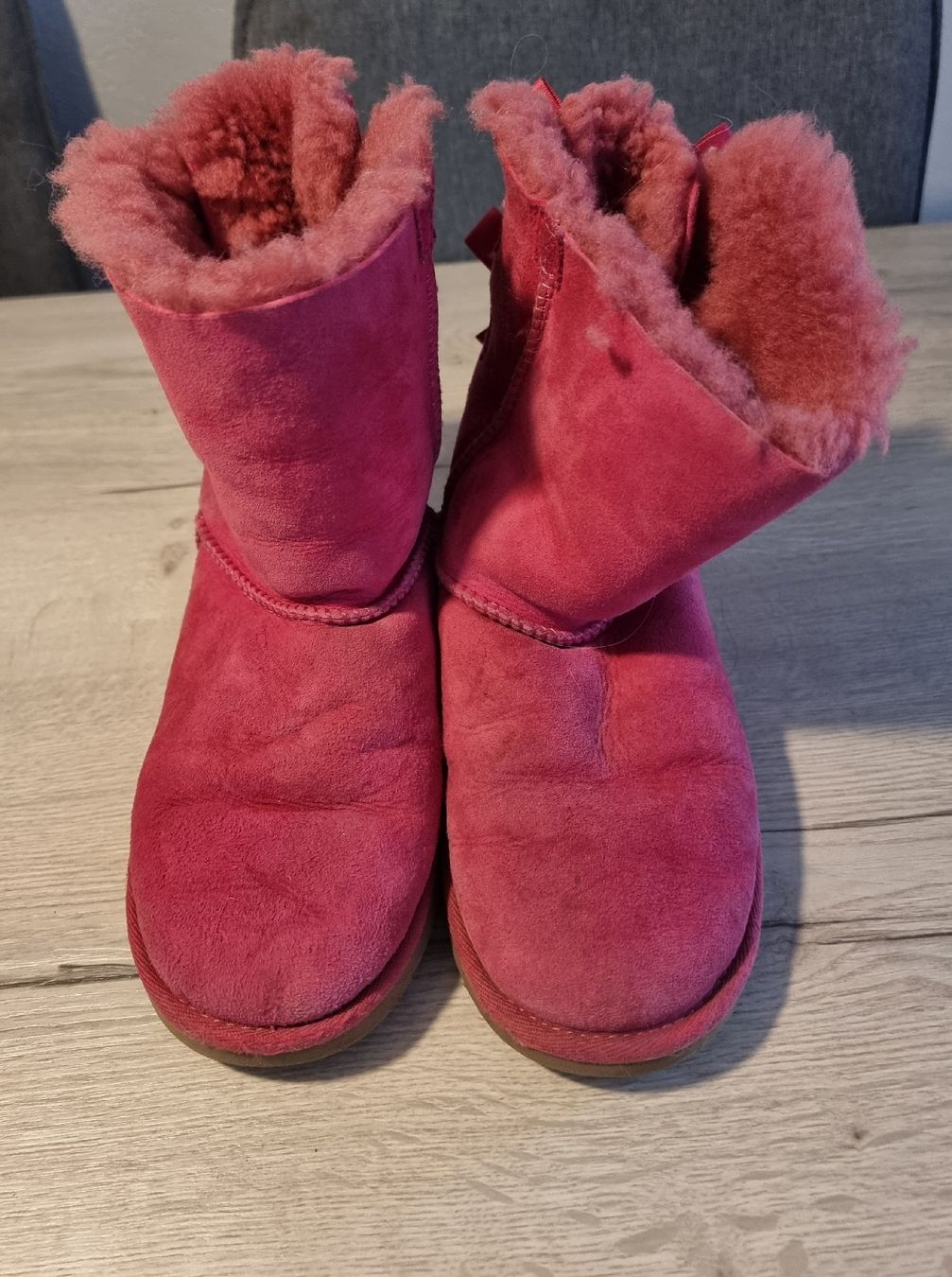 Ugg Chaussures filles: Bottes UGG rose – D'occasion à st-Léonard par Pegaze0 1