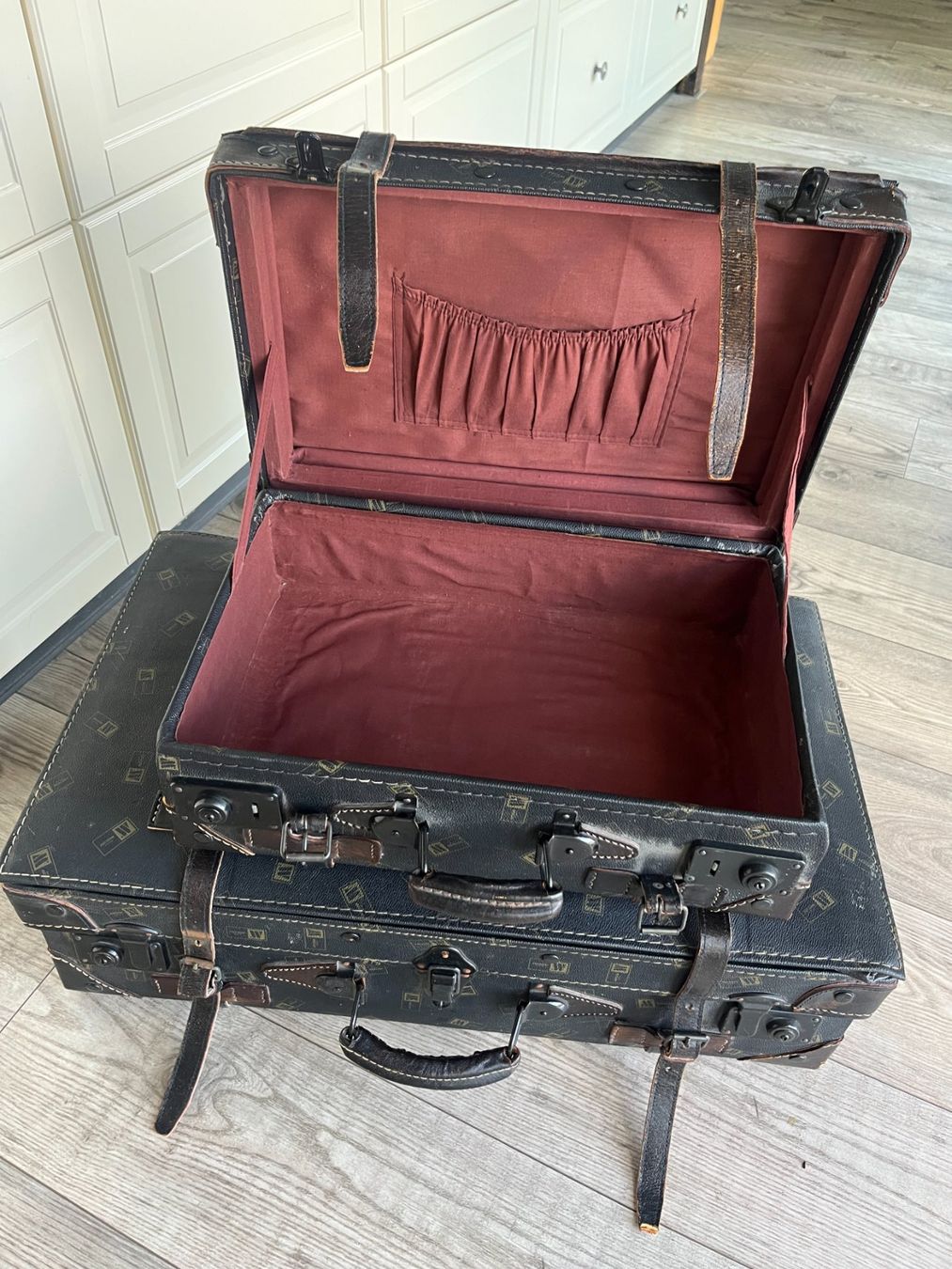 Valises de voyage: 2  valises anciennes MERCURY 1970 – D'occasion à Seiry par vanille08 6