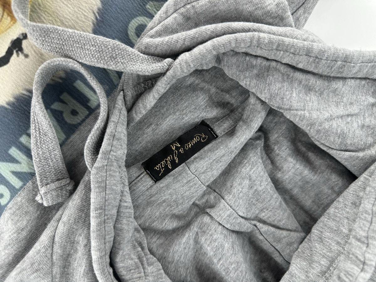 Pullover & Sweatshirts: Hoodie Pullover Romeo & Julieta, Grösse M, – Gebraucht aus Luzern von kim221080 3