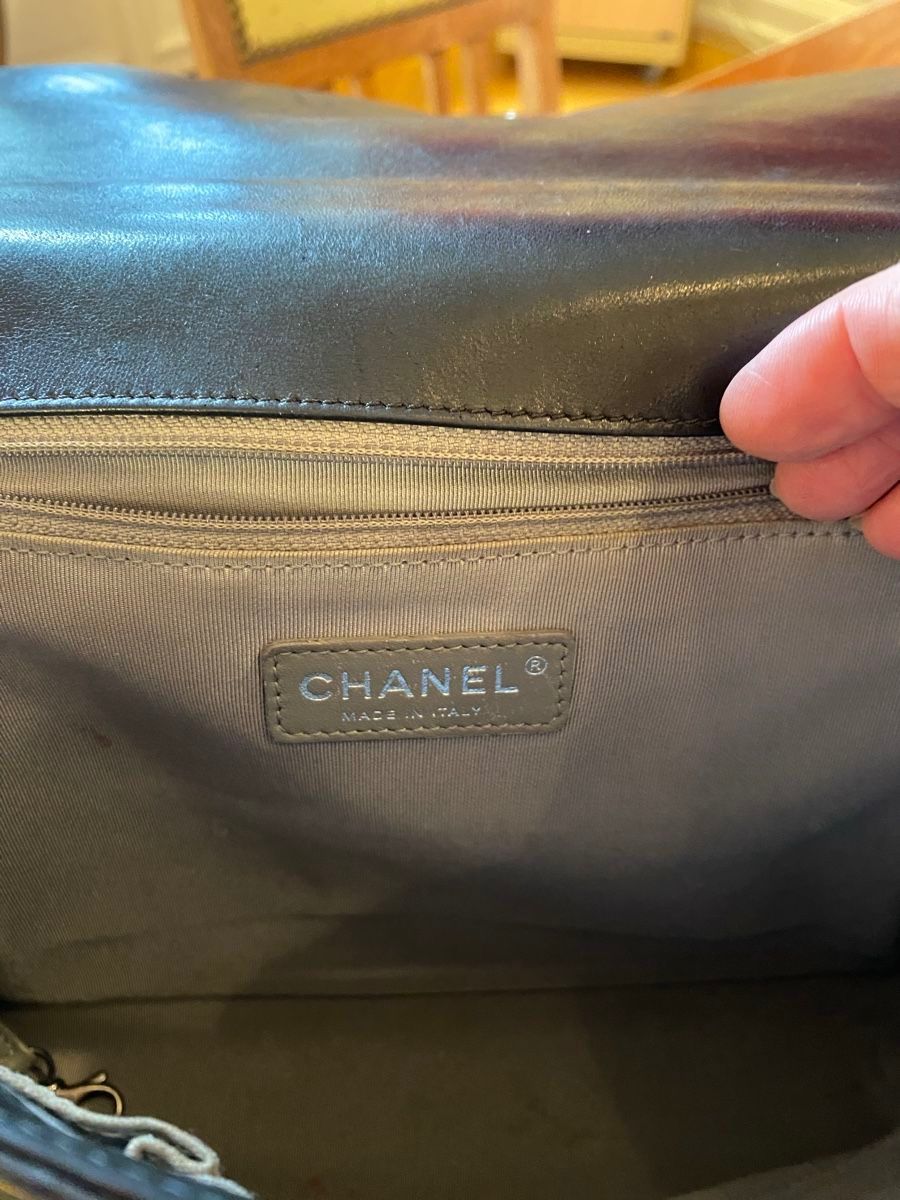 Chanel Sacs femmes: Chanel Boy Tasche schwarz mit silbrigem Hardware – D'occasion à Wollerau par Vinagoni 6