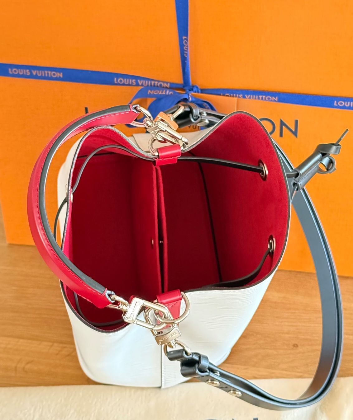Louis Vuitton Borse da donna: Louis Vuitton NeoNoe BB – Usato da Reinach AG venduto da BisMad3 8