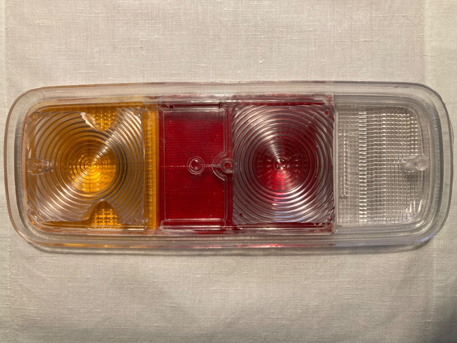 VW Tutti pezzi di ricambio auto: VW Puma Rücklichter, Schlussleuchten-Abdeckung – Nuovo (secondo la descrizione) da Zufikon venduto da AlfaRomeo6C 2