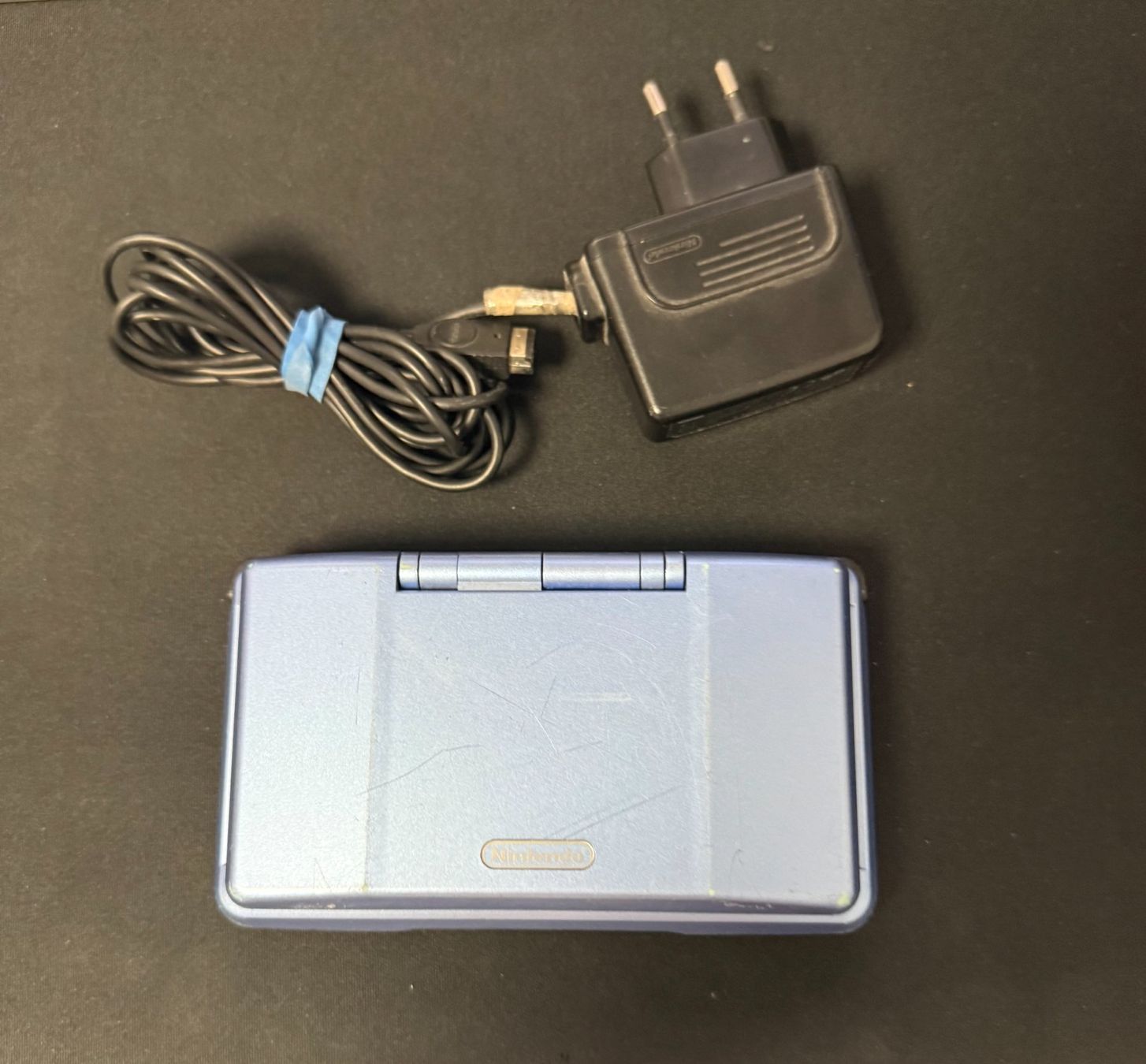 Nintendo Console: Console Nintendo Ds Bleu avec chargeur – Usato da Pont-de-la-Morge venduto da Darfal