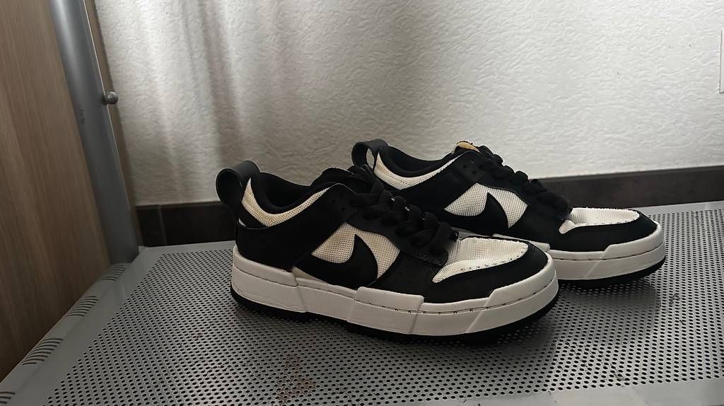 Scarpe da donna: Nike Low Dunk Disrupt noir/blanche – Usato da Châtel-St-Denis venduto da leacherre 1