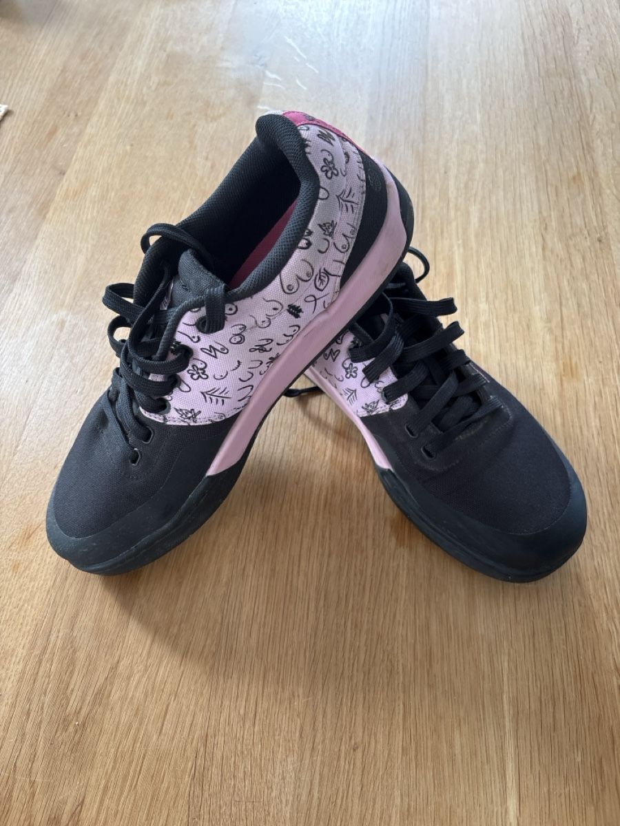 Five Ten Herrenschuhe: Adidas Five Ten Freerider Gr 47 1/3 – Gebraucht aus Aigle von poppie1404