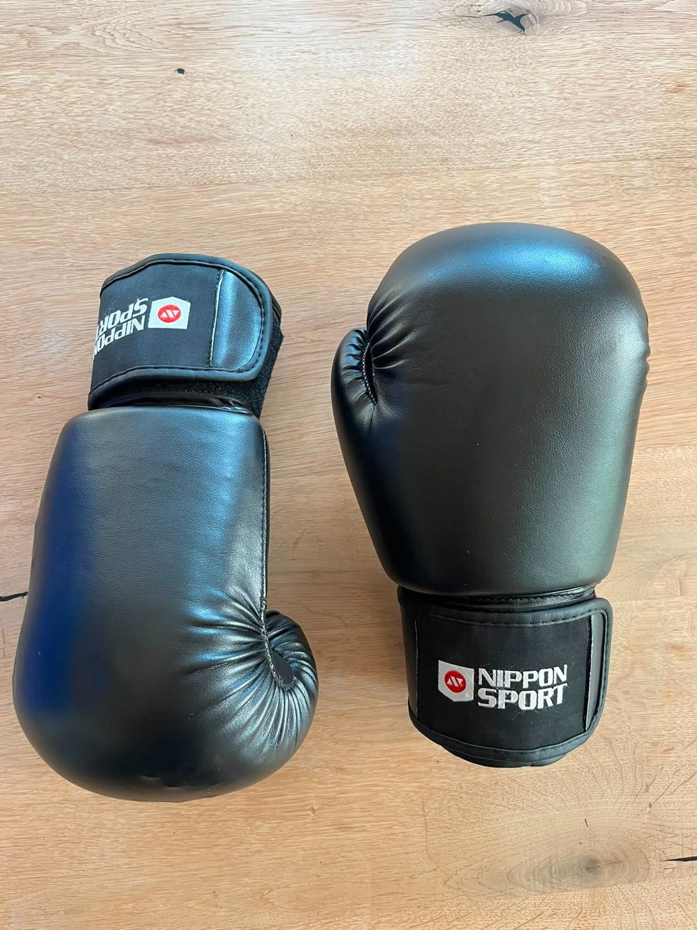 Gants & mitaines : Leder Boxhandschuhe 10oz – D'occasion à Klosters par sch_r7kr