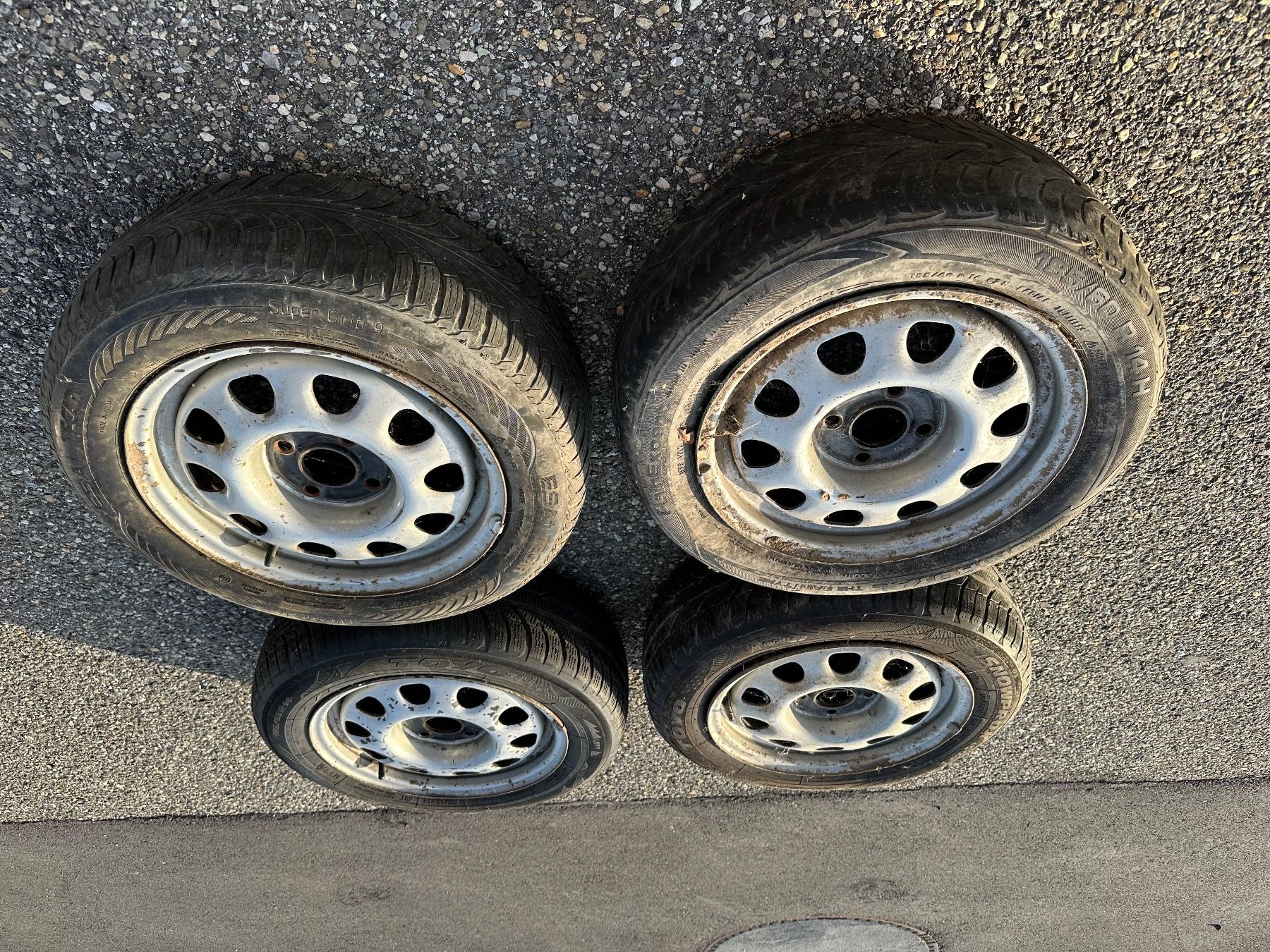 Volkswagen Pneus & Kompletträder: Golf 3 Stahlfelgen 4x100 – Gebraucht aus Glashütten von uel_m59p 2