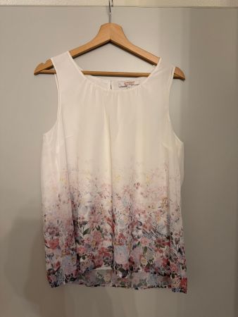 Weisses Damen-Top mit Blumenmuster, Grösse 42