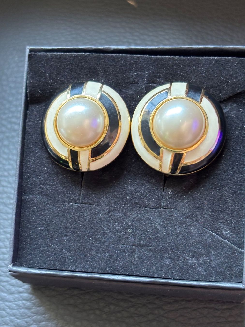 Ohrringe & -stecker: Boucles d'oreilles à clip vintage ORENA – Gebraucht aus Peseux von CharmeCommerce 1