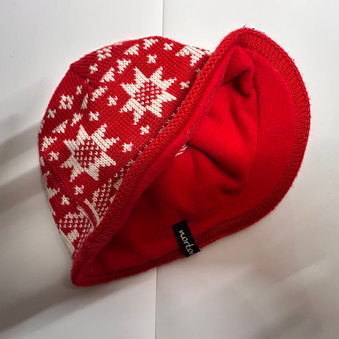 Hüte, Mützen & Caps: Strick-Cap mit Wintermuster (Rot–Weiss / Norton) – Gebraucht aus Bern von san_svt6 1