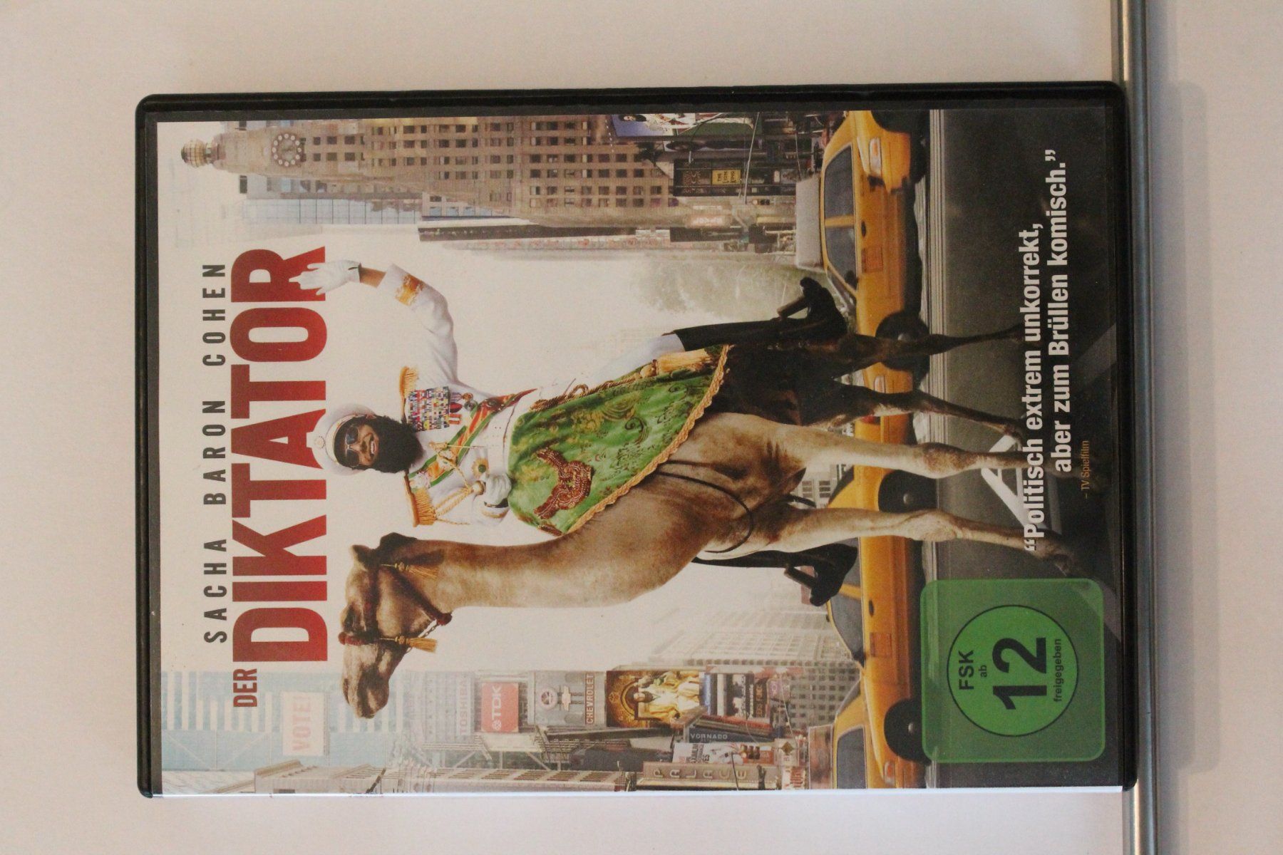 Tous les DVDs: Der Diktator – D'occasion à Grenchen par Manuel.We