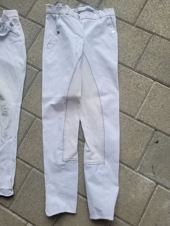 Reithose weiss Grösse 76 mit kleinere Farbflecken