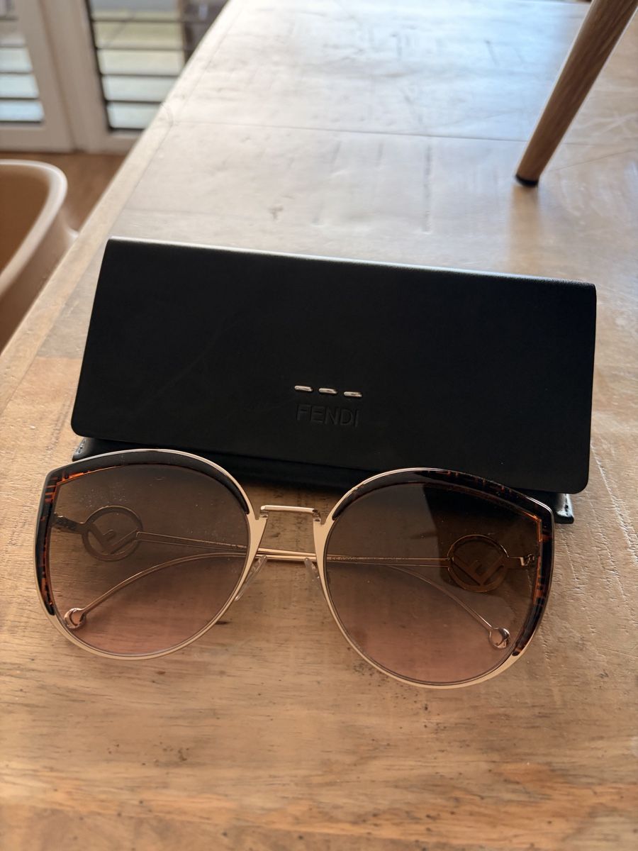 Fendi Occhiali & Lenti: Lunettes de soleil Fendi – Usato da Crans VS venduto da yor_n5h8