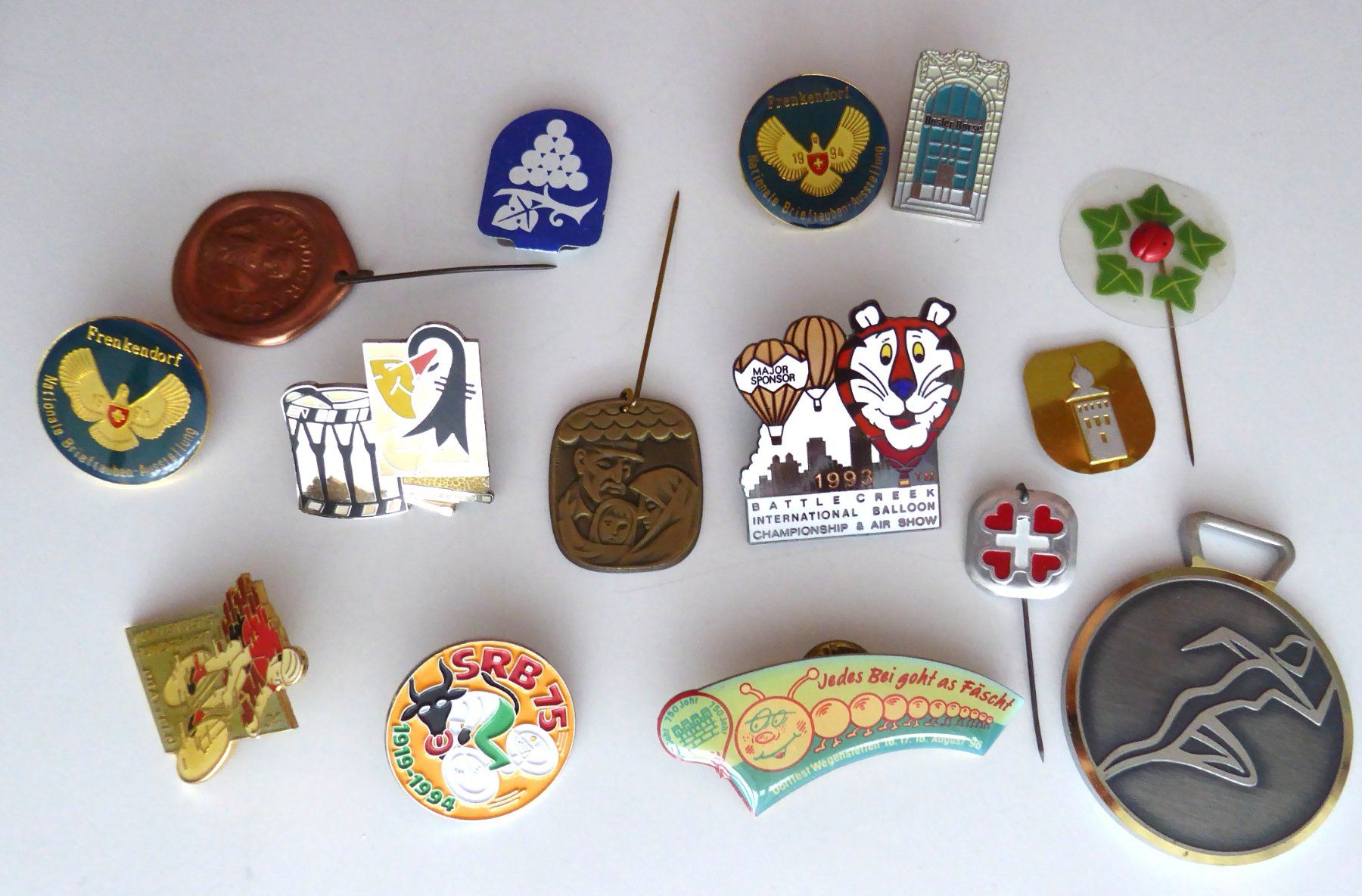 Placchette & Badge: Diverse Abzeichen und Pins – Usato da Aesch BL venduto da Kauri1