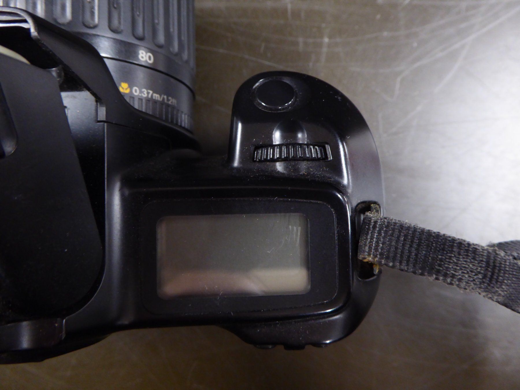 Canon Fotocamera: Canon EOS 1000F analog Spiegelreflexkamera mit Zoomobjektiv – Usato da Basel venduto da ili_j29z 5