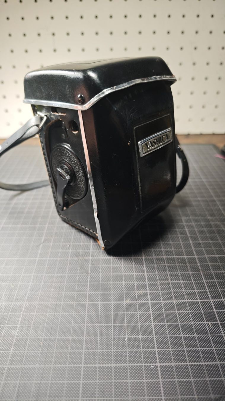 Fotocamera: Wunderschöne alte Fotokamera yashika – Usato da Gelterkinden venduto da MYSTOREFORYOU4460 7