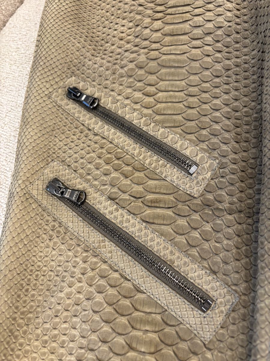 Emilio Pucci Hosen: Python leather Emilio Pucci – Defekt aus Wilen b. Wollerau von Urso007 3