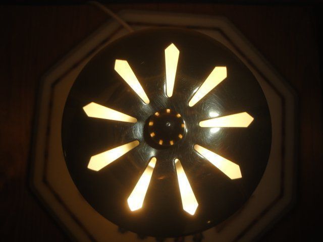 Lampen: Tischlampe aus Messing und Kunststoff – Gebraucht aus Zürich von Paykan 2
