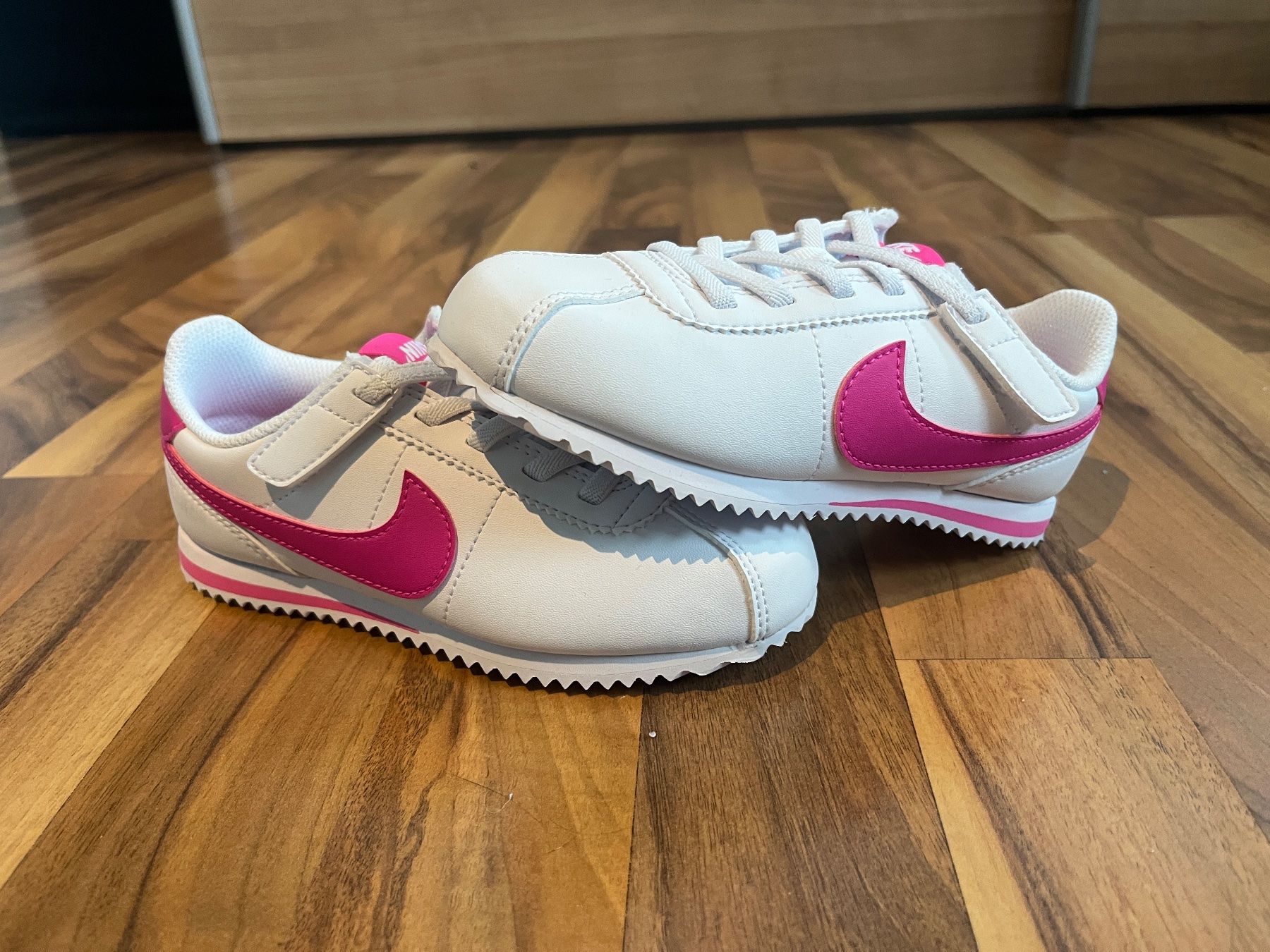 Nike Scarpe per ragazze: Neue Nike-Turnschuhe – Usato da Heitenried venduto da Brutus2003 2