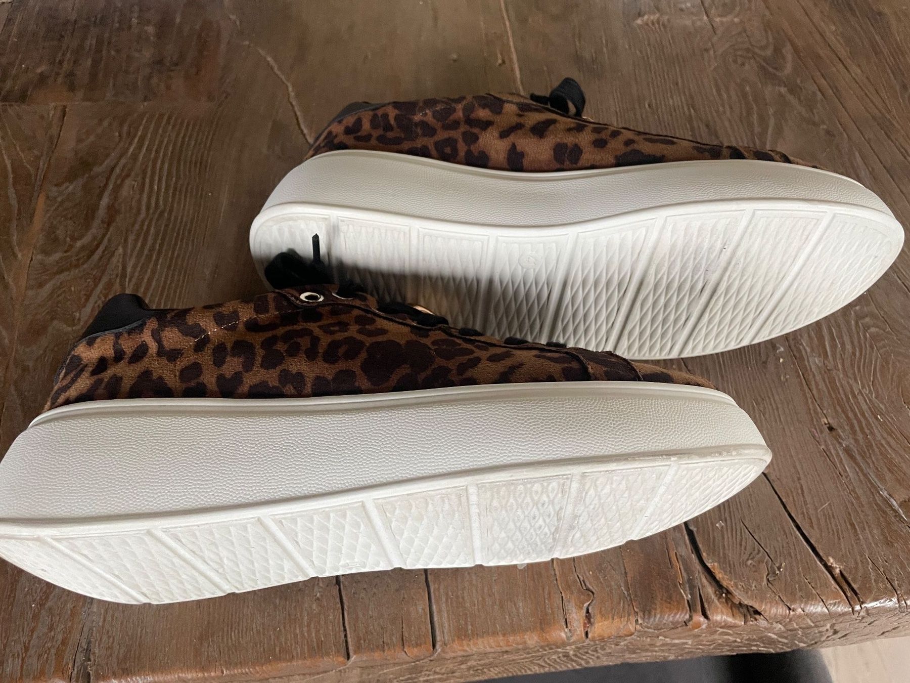 Skechers Scarpe da donna: Damen Sneaker Leopardenmuster Gr. 41/Neu – Usato da Volketswil venduto da rubin74 6