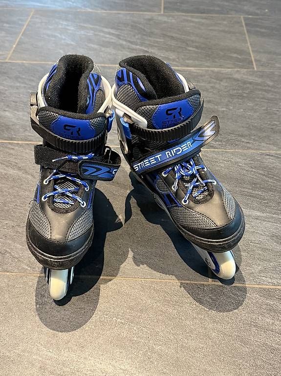 Pattini in linea & Pattini a rotelle: Rollerblades – Usato da Rudolfstetten venduto da Skalpell