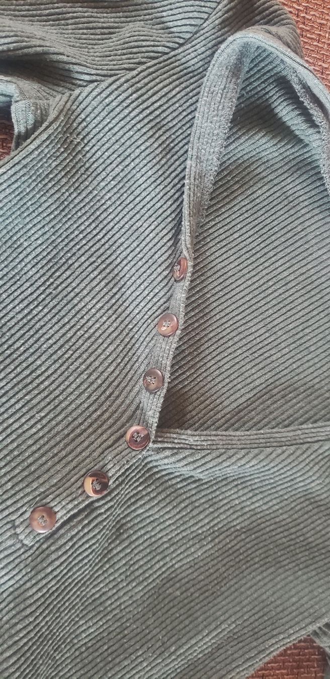 Pull&Bear Tops: Pull court Pull&Bear  – D'occasion à Le Séchey par Jill93 1