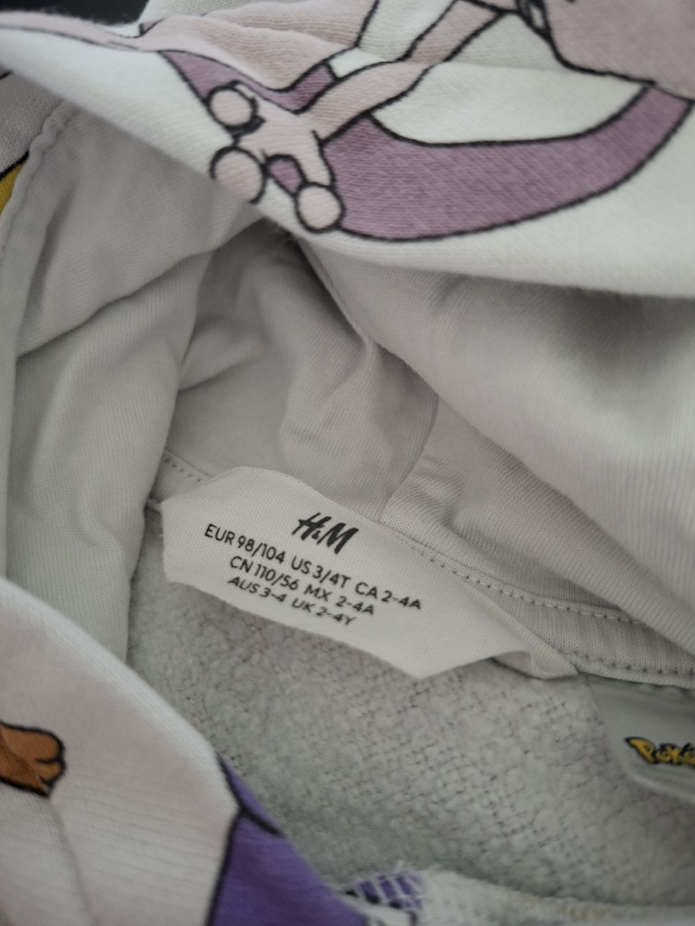 Lotti & Set di vestiti: Kinder Pullover Grösse 98/104 Pokémon Motiv – Usato da Winterthur venduto da Ausmisten2026 1