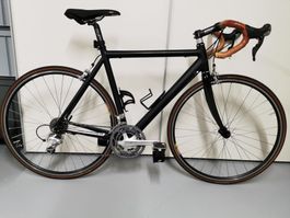 Rennvelo schwarz