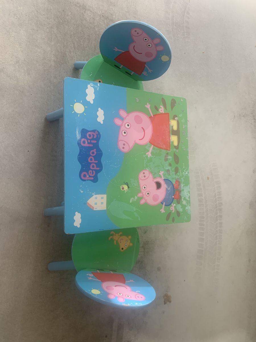 Tischset:     Kindertisch - Kindermöbel  – Gebraucht aus Oberwil b. Zug von ZUGERSEE6317 1