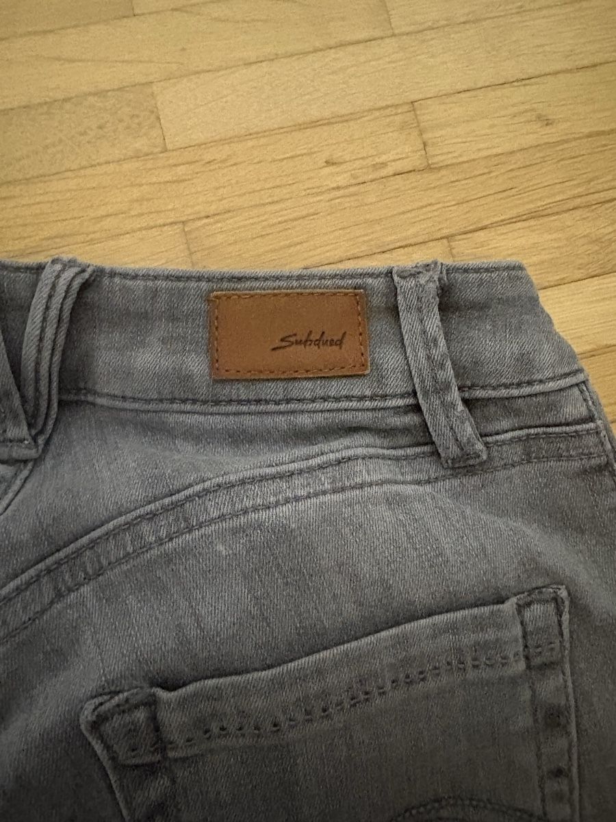 Jeans: Low waisted Jeans Grau – Gebraucht aus Ittigen von ser_2cxt 3
