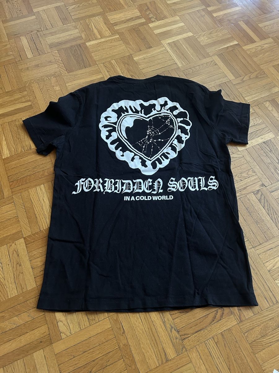 Bershka T-Shirts: T-Shirt Noir Bershka – Gebraucht aus Grand-Lancy von eli_x5k9 2