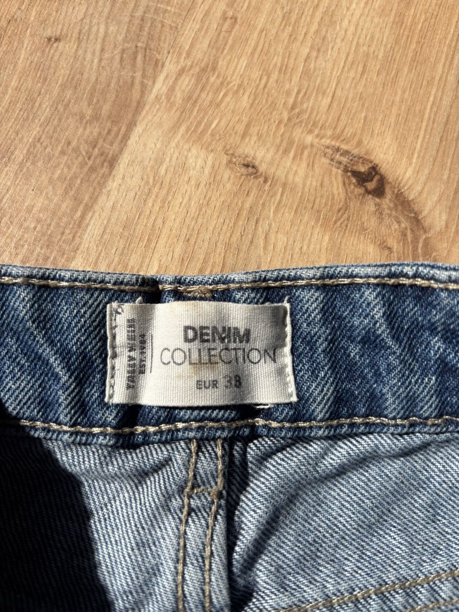 H&M Jeans: short en jeans H&M, taille 38 – Gebraucht aus Tavannes von callie.mcli 2