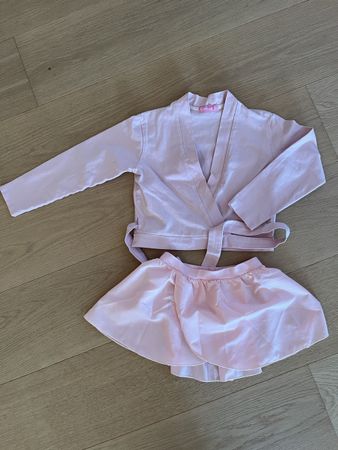 Sansha Ballet set. Size 110. Pink skirt and jacket.
