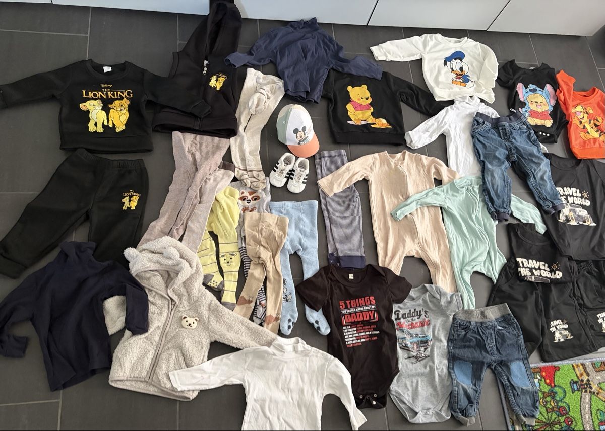 Lotti & Set di vestiti: Baby Kleider Paket Grösse 3Monate - 24Monate – Usato da Amlikon-Bissegg venduto da Semi.B.