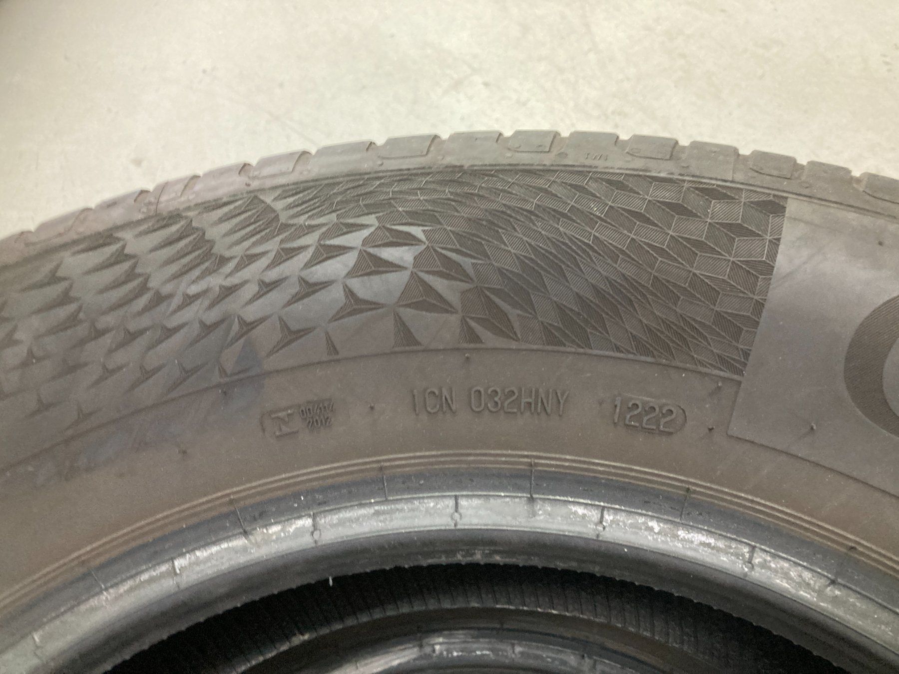 Continental Pneus & Kompletträder: 215/65R16 Sommerpneu Continental – Gebraucht aus Cham von WB2223 3