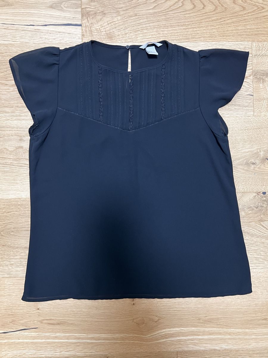 H&M Chemisiers: Bluse H&M / Grösse 38 – D'occasion à Escholzmatt par mel_58wh