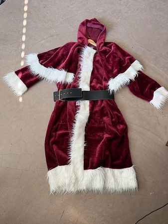 Sankt Nikolaus Kostüm mit Bart und Bauch