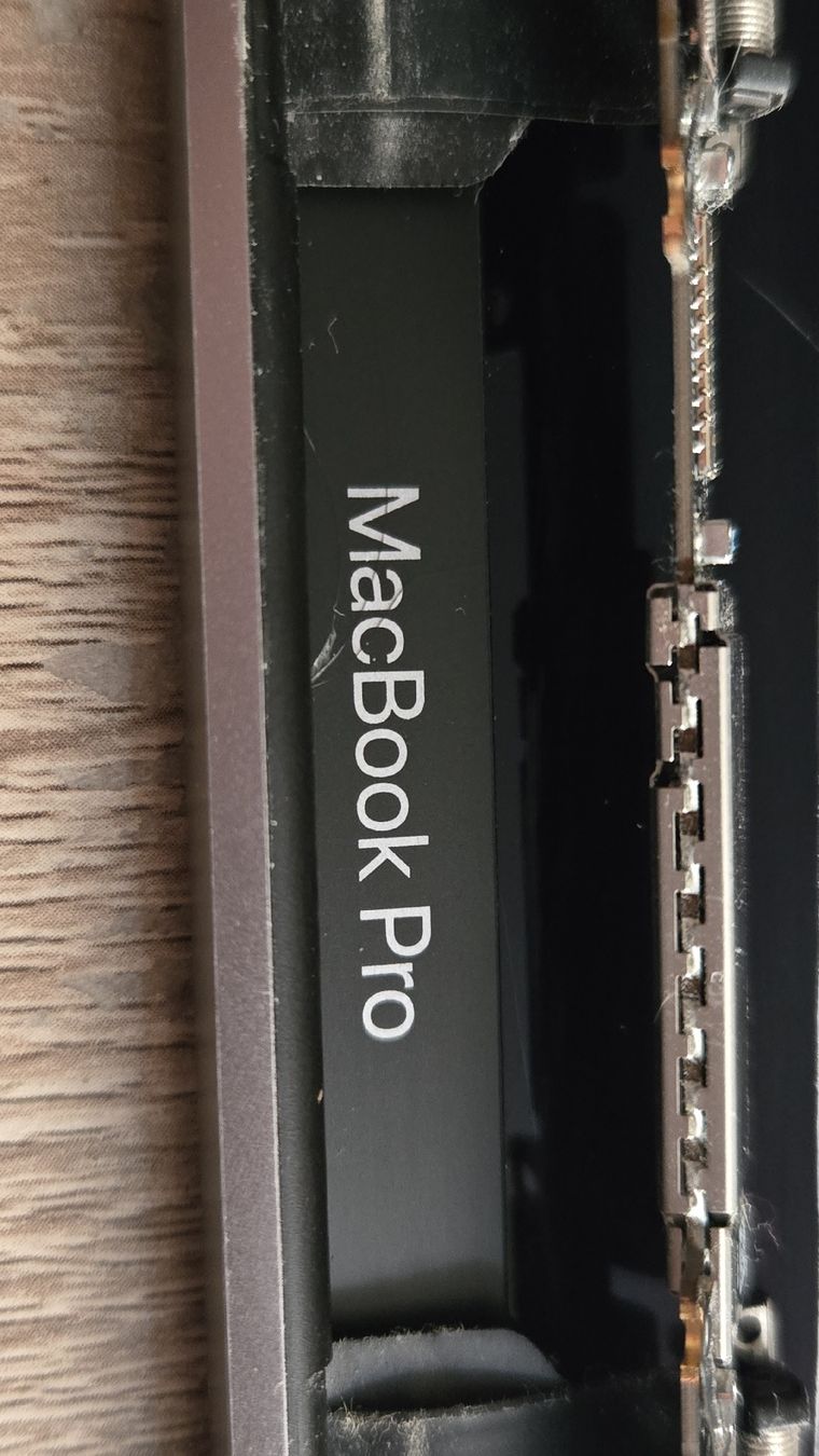 Apple PCs: MacBook Pro 2018 13" Screen – D'occasion à Montreux par Giovanni_barone 2
