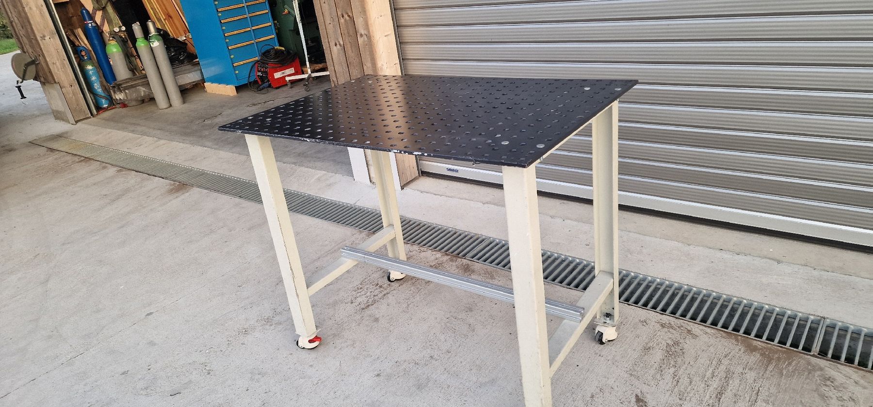 Lista Banchi da lavoro: Schweisstisch 800mm x 1200mm – Usato da Emmenbrücke venduto da inf_l8yf 2
